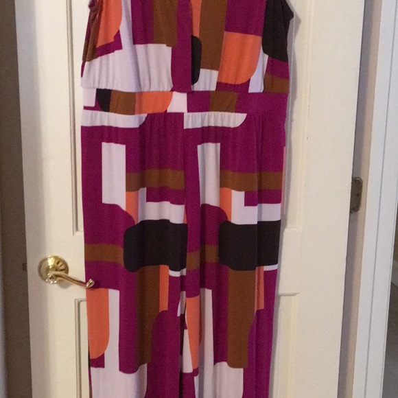 EUC,IMAN,1XP,Jumpsuit,V neck,gathered waist,Princess seams detailing.Geometrical - Picture 3 of 9